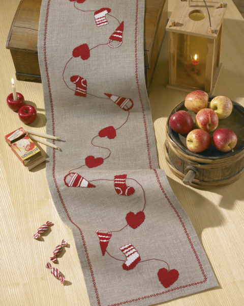 Broderisett Juleløper på Natur 33 x 116 cm