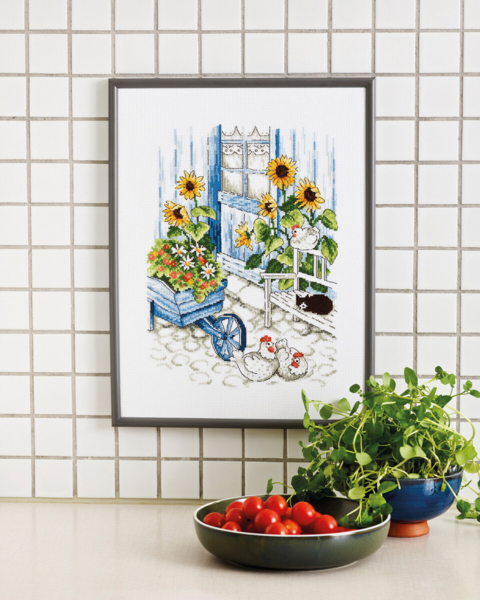 Broderisett Hønsene i gården R 5701 30 x 40 cm