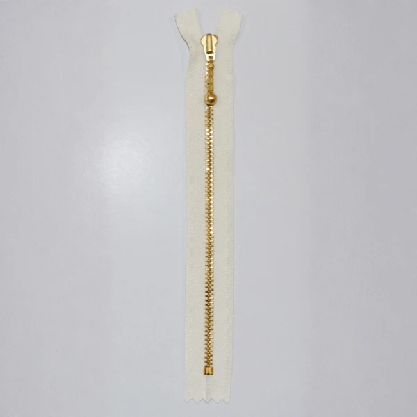 YKK Fast Glidelås, Messing, 4 mm 841 Ecru