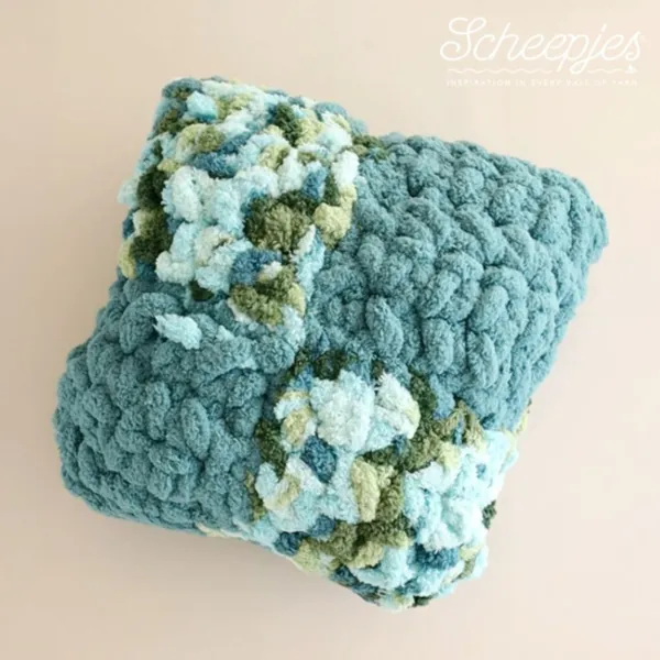13513 Heklet Colour Block Cushion by Scheepjes Design