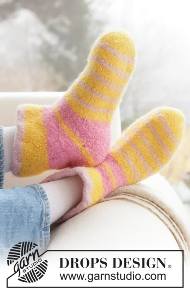 265-33 Candy Pop Slippers by DROPS Design