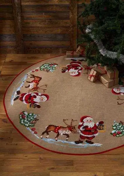 Juletreteppe broderisett Julenissen med reinsdyr