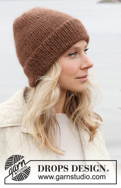 242-31 Hot Cocoa Hat by DROPS Design