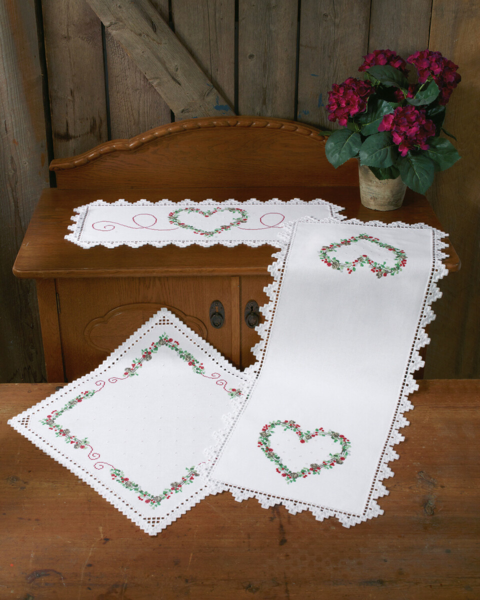 Broderisett Hardanger med vinterbær 49x49 cm