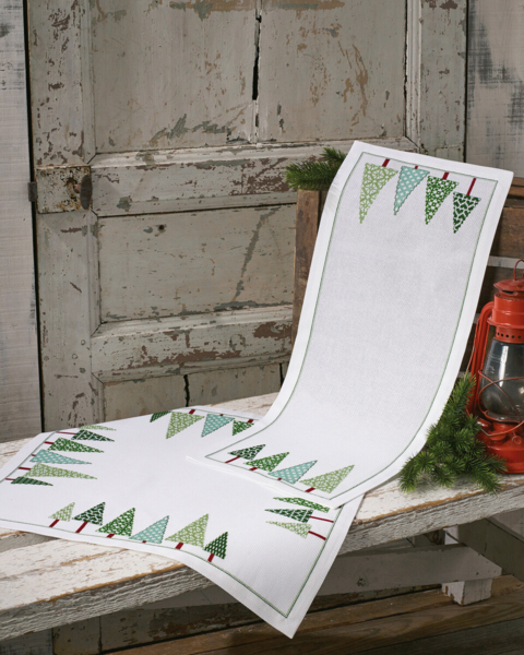 Broderisett Juletre på rad 28 x 74 cm