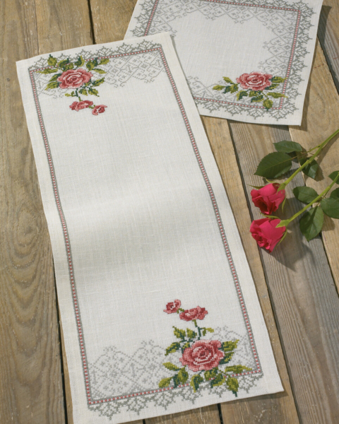Broderisett Kamelia 28 x 72 cm