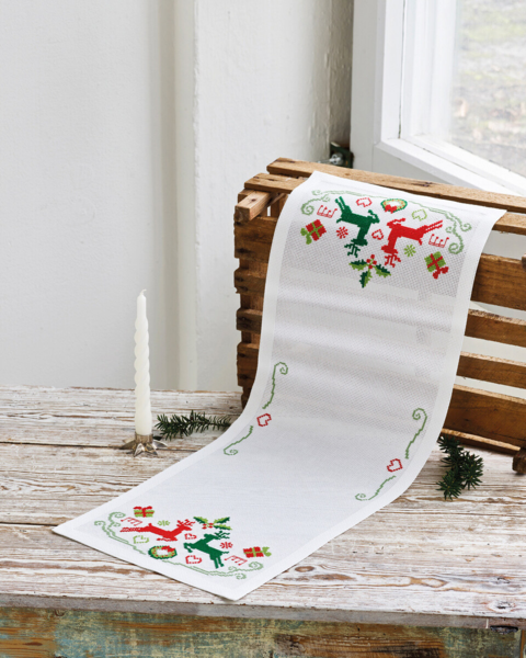 Broderisett Reinsdyr 28 x 76 cm