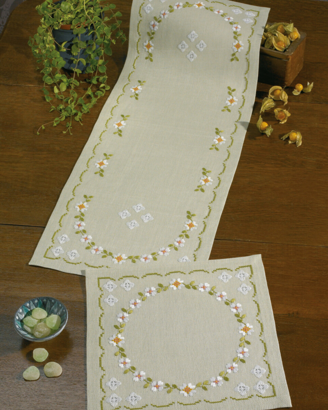 Broderisett Hvite blomster 36 x 93 cm