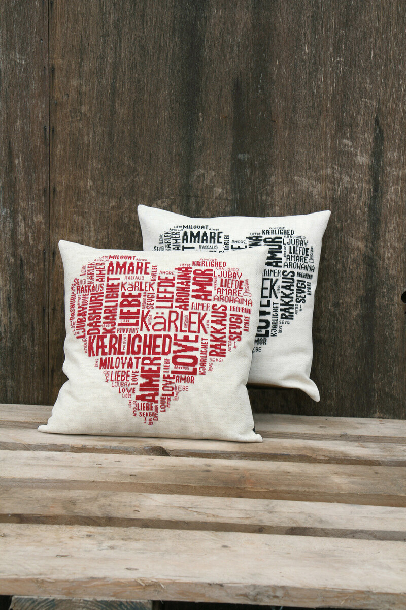 Broderisett Love rød 39 x 39 cm