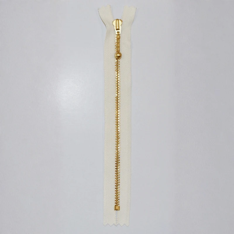 YKK Fast Glidelås, Messing, 4 mm 841 Ecru