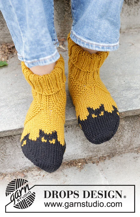 244-43 Holy Socks! by DROPS Design — 3