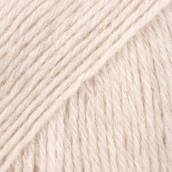 DROPS Fabel Uni Colour 124 Hvit sand