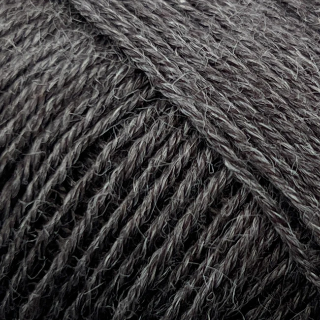 Onion Nettle Sock Yarn 1034 Sjokoladebrun