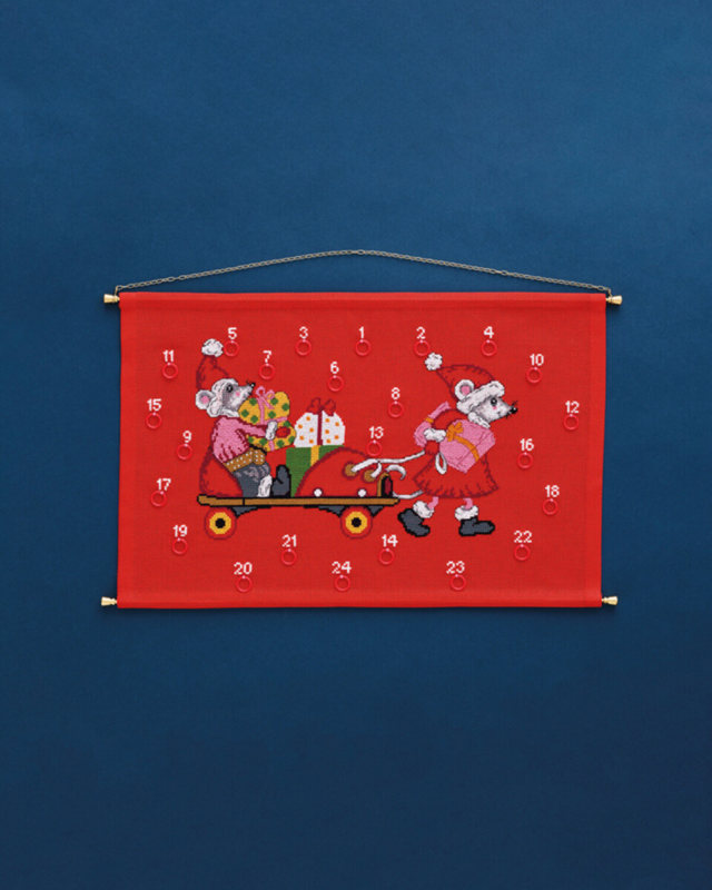 Broderisett Mus i rulleskøyte 46 x 30 cm B5205/46