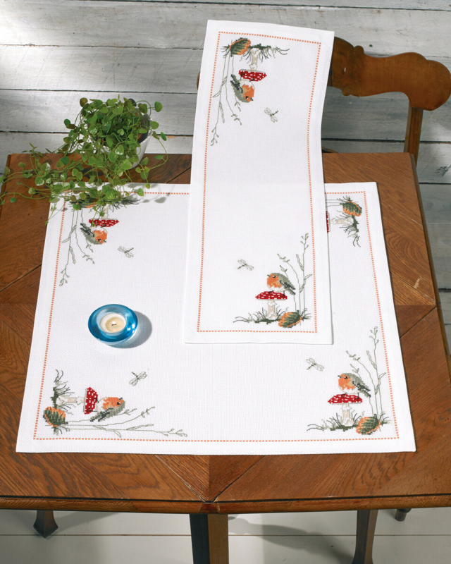 Broderisett Rødstrupe og sopp 23 x 67 cm