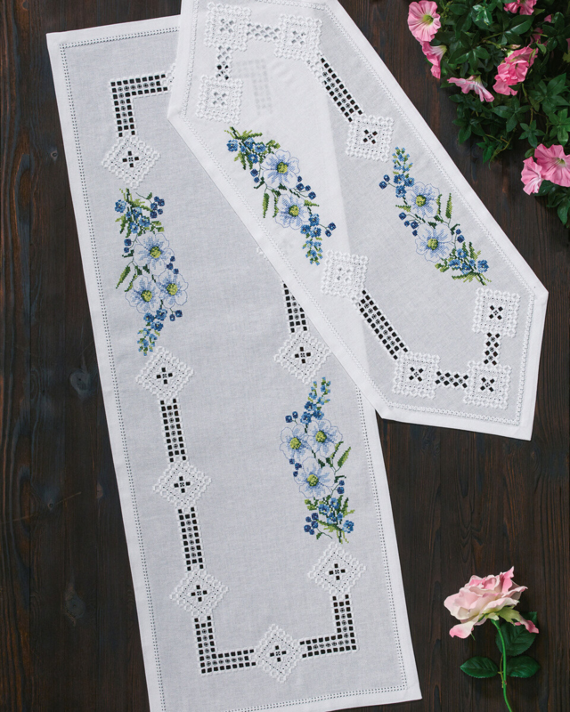 Broderisett Hardanger m/ blomster 30 x 83 cm