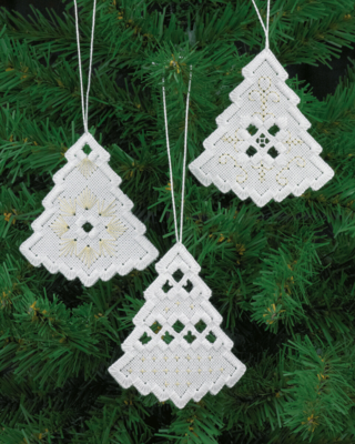 Broderisett Hardanger juletre x 3 7,5 x 8 cm