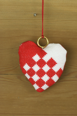 Broderisett Flettet hjerte 8 x 8 cm